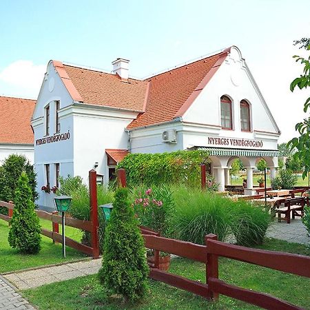 Nyerges Vendegfogado Bed and Breakfast Hegykő Eksteriør billede