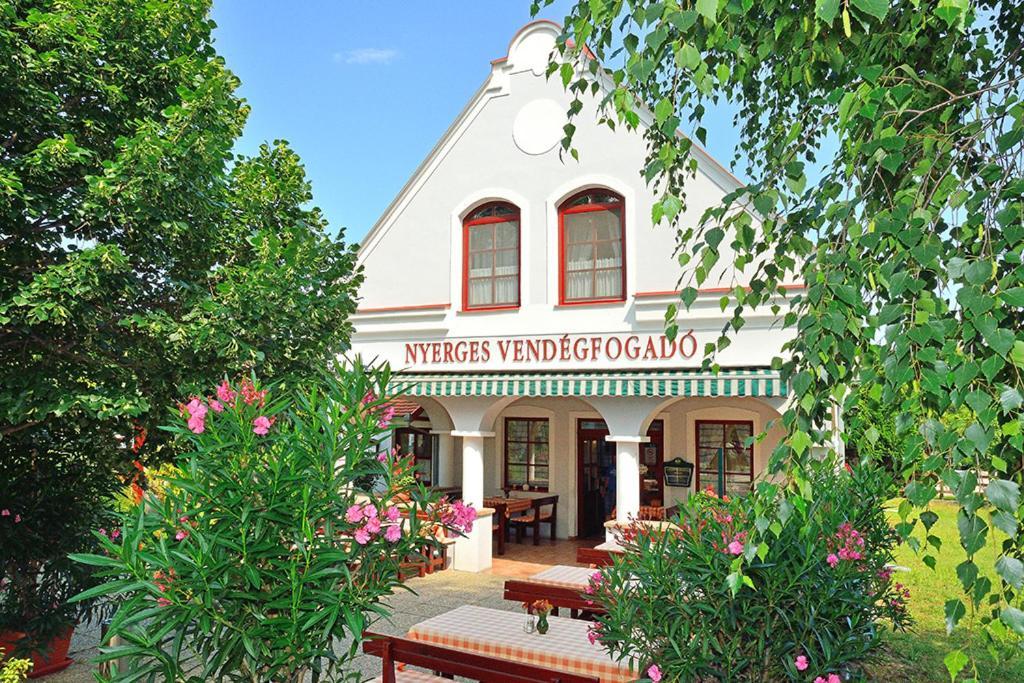 Nyerges Vendegfogado Bed and Breakfast Hegykő Eksteriør billede